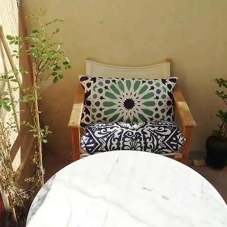 Beau T2 Central Clim Terrasse Superhote Nimes Exterior photo