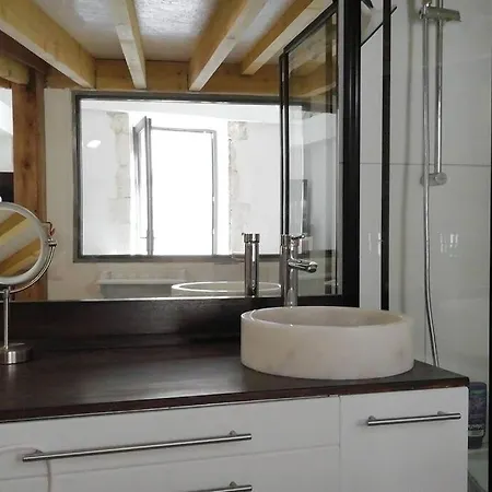 Beau T2 Central Clim Terrasse Superhote Nimes Exterior photo