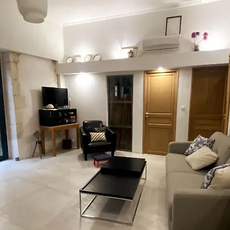 Beau T2 Central Clim Terrasse Superhote Nimes Exterior photo